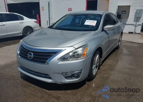 2015 Nissan Altima 2.5 Sv z USA, uszkodzony, nr VIN 1N4AL3AP9FC195232